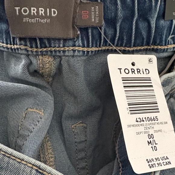 Torrid crop weekend wide leg super soft mid rise jean NWT - Picture 3 of 5